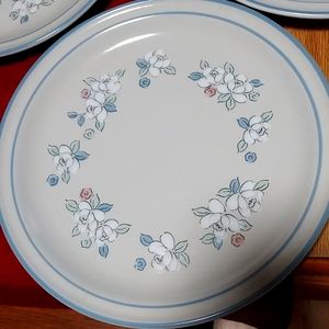 Vintage Hearthside Chantilly Fleur de Lune Dinner Plates, Set of 2